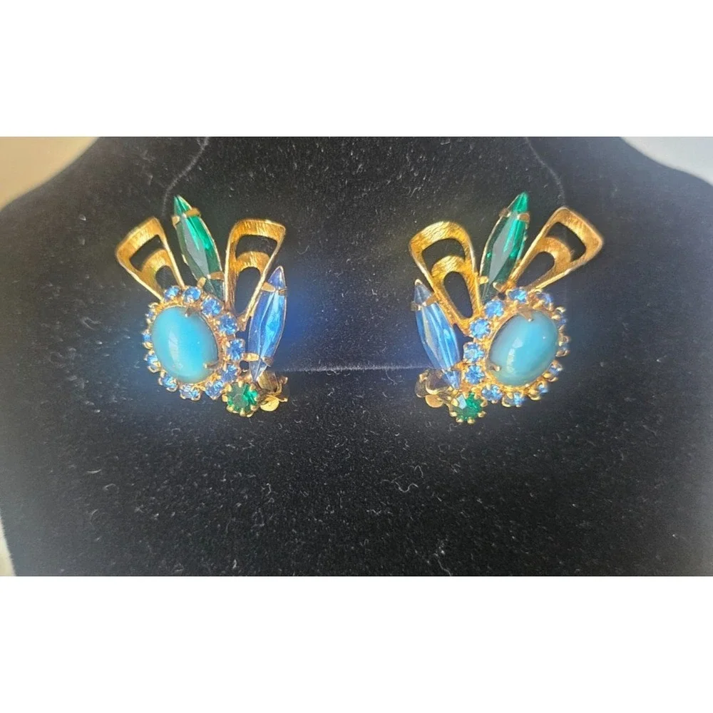 Vintage Blue/Green‎ Rhinestone Clip On Earrings Gold Tone w/ Blue Cabochon Stone